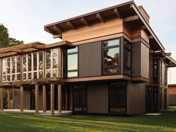 179 W Prospect St, Southampton, NY 11968