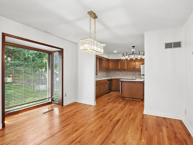 7405 W 74th St — Photo 12