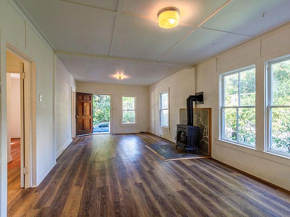 5th image of 351 Long St