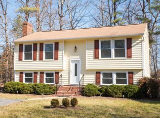 2405 Carriage Creek Rd, Midlothian, VA 23112