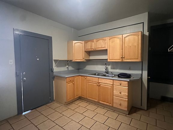 2nd image of 1529 E 32nd St Unit 1