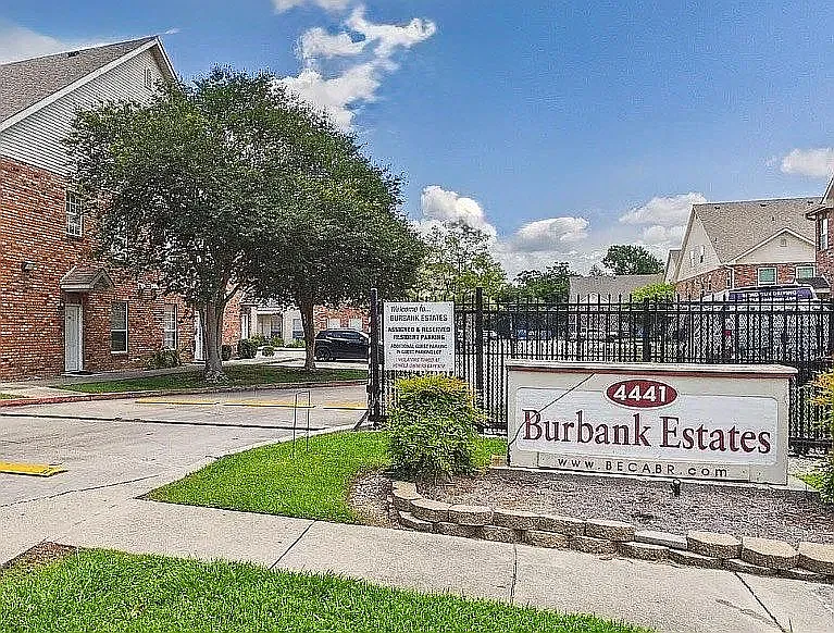 3 bed, $2,250 — Photo 1
