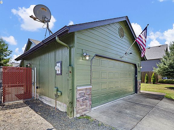5th image of 1075 Bradshaw Ln