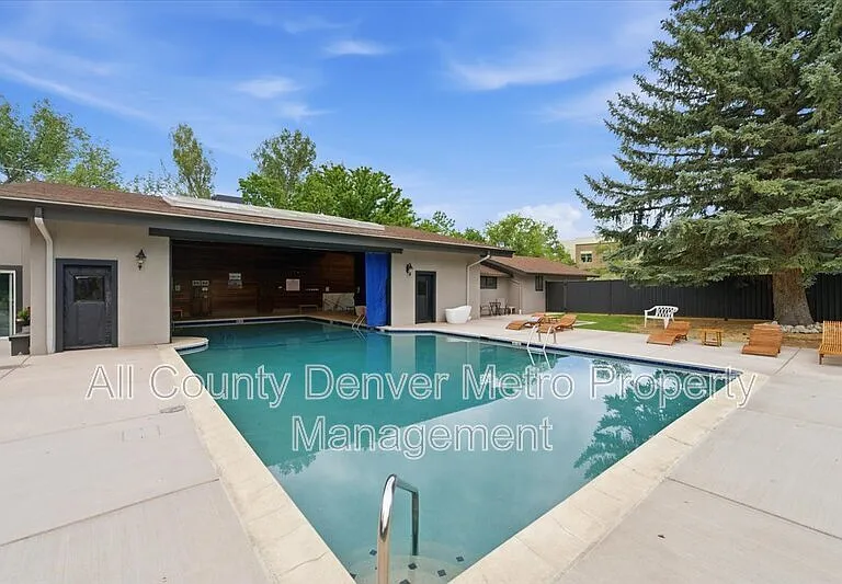 1400 Golden Cir #306 — Photo 28