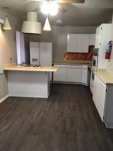 8810 Northeastern Blvd. NE — Photo 1