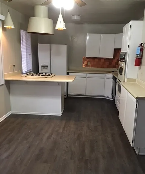 8810 Northeastern Blvd. NE — Photo 1