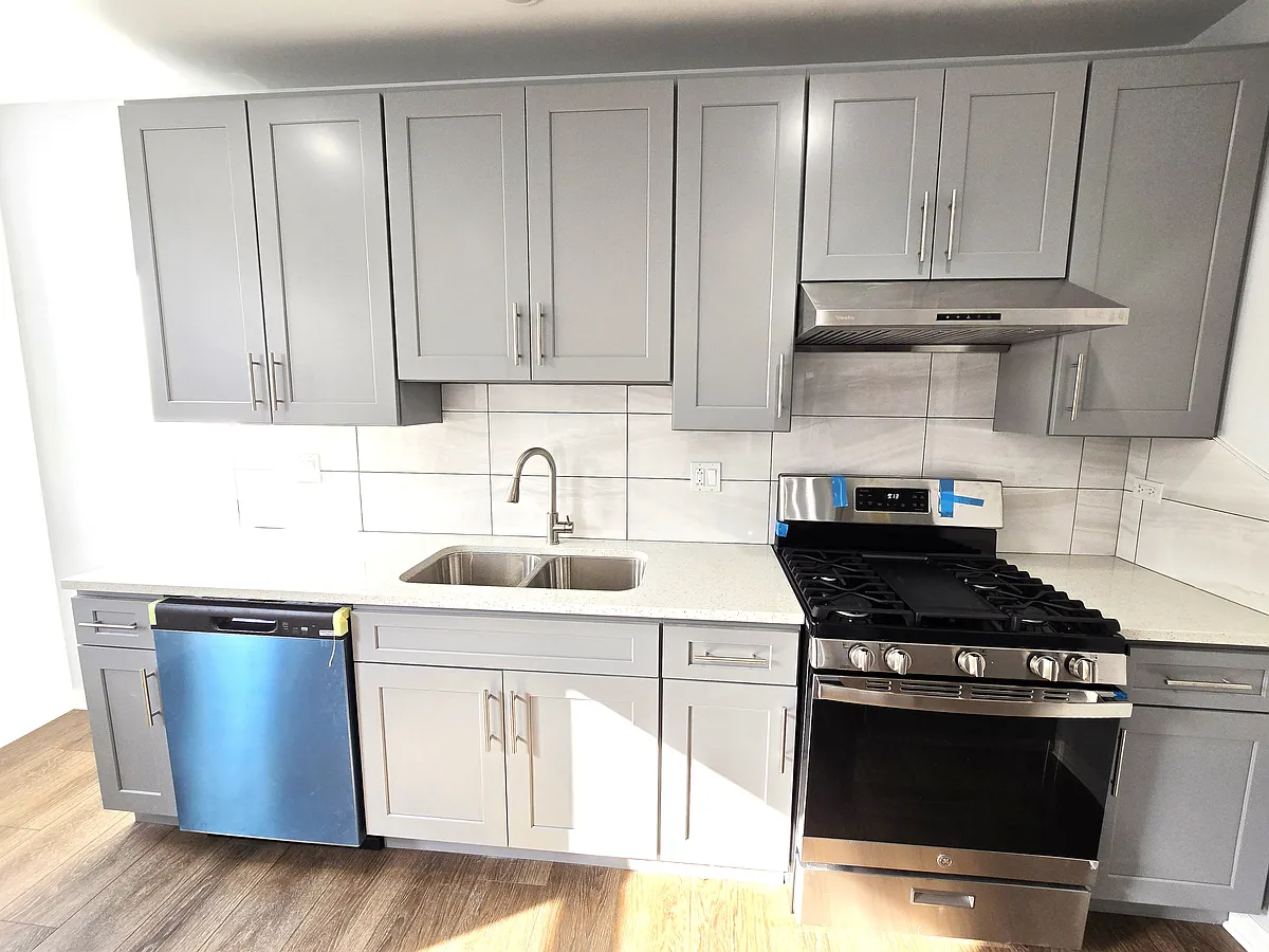 Building Photo - 268 W 23rd St #2