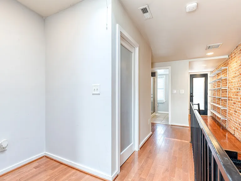 112 N Streeper St — Photo 19