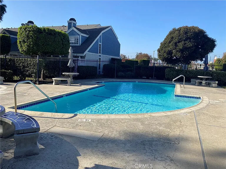 805 W Grondahl St — Photo 10