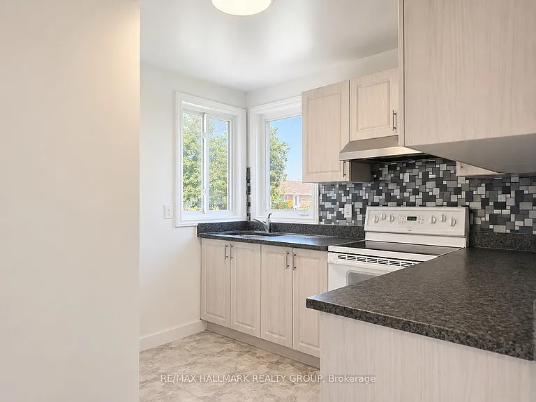 1262 Brookline Ave — Photo 3
