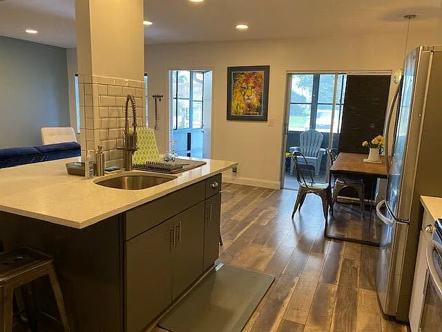 2 bed, 2.0 bath, 1200 sqft, $2,600 — Photo 2