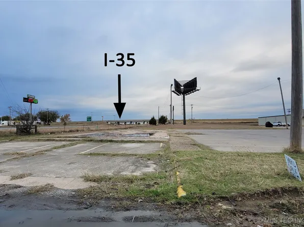 100 C E Colston Dr, Marietta, OK 73448