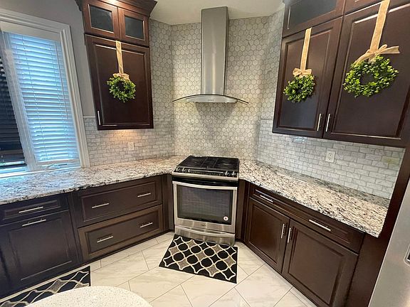 4th image of 1202 Conlin Ct