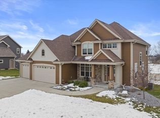 7303 W Avian Ct, Franklin, WI 53132