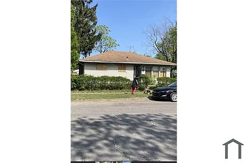 14302 Caine Ave Photo 1