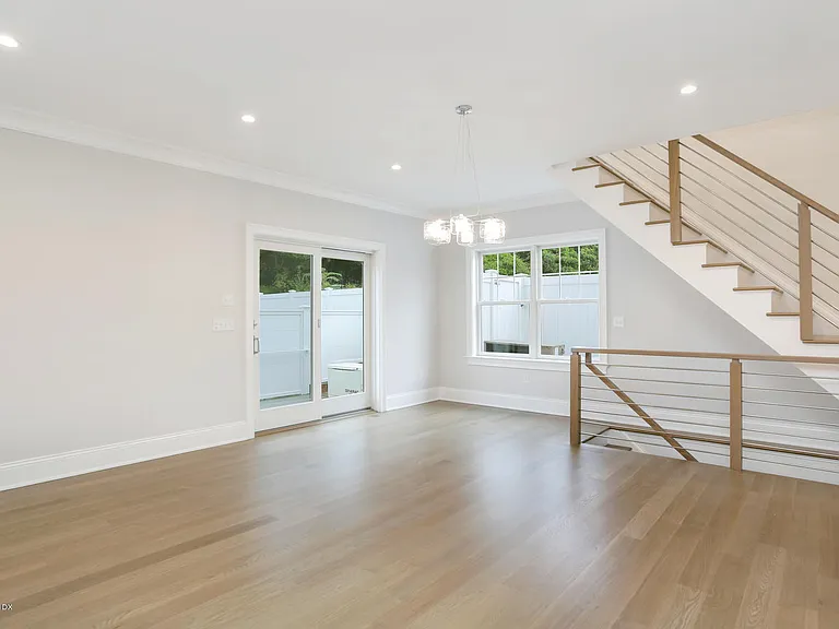 257 Bruce Park Ave #B — Photo 9