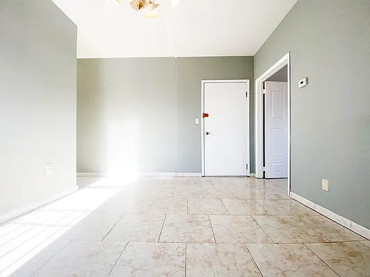 Rented by RealTegrity NY LLC | media 16