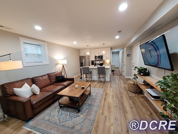 3rd image of 4320 N Francisco Ave #Gs