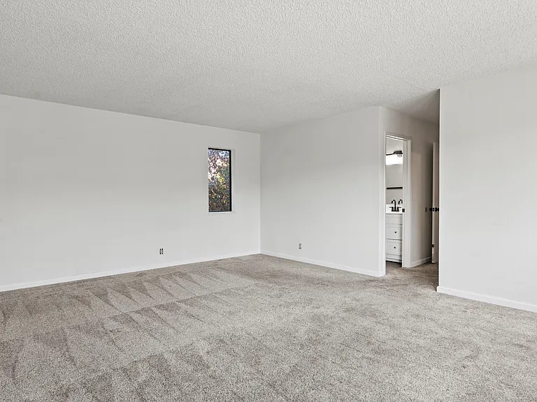 448 Lilac Ct — Photo 24