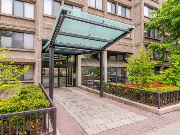 1731 Beacon St APT 520, Brookline, MA 02445