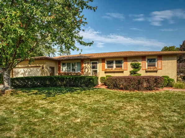 508 Alice St, Crown Point, IN 46307
