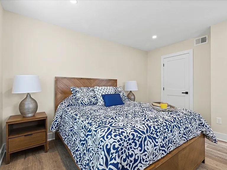 214 McCully St — Photo 17