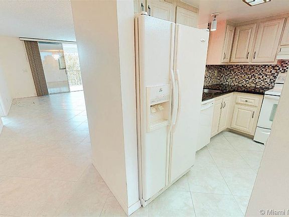 3rd image of 7624 NW 18th St APT 203