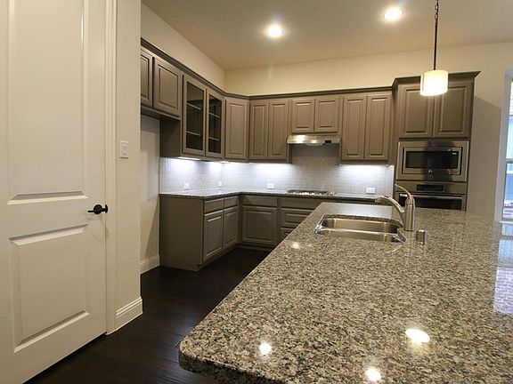3rd image of 5520 Datewood Ln