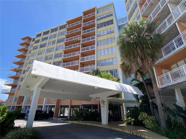 2025 NE 164th St, North Miami Beach, FL