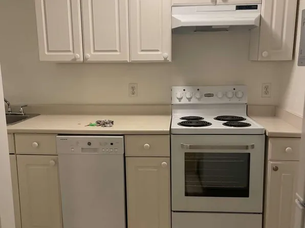 1965 Larch St, Vancouver, BC V6K 3P2