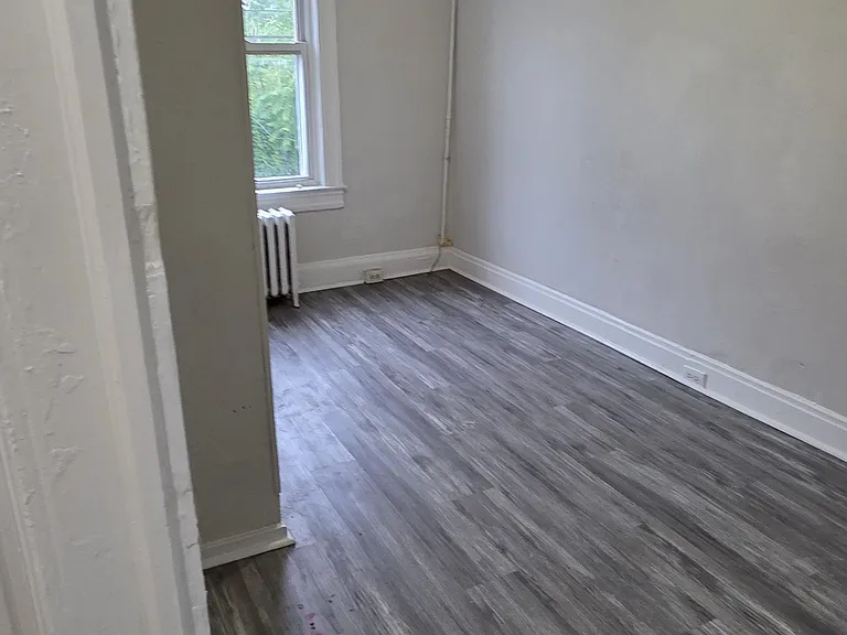 2011 W Lexington St — Photo 10