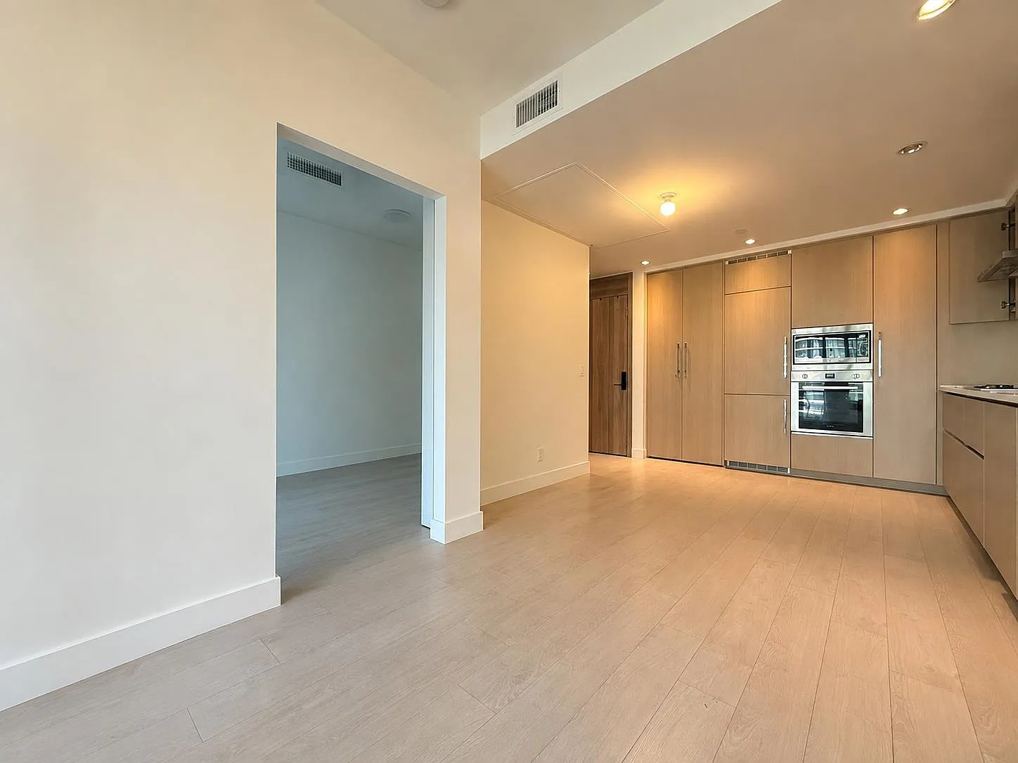 1 bed, 550 sqft, $2,200 — Photo 4
