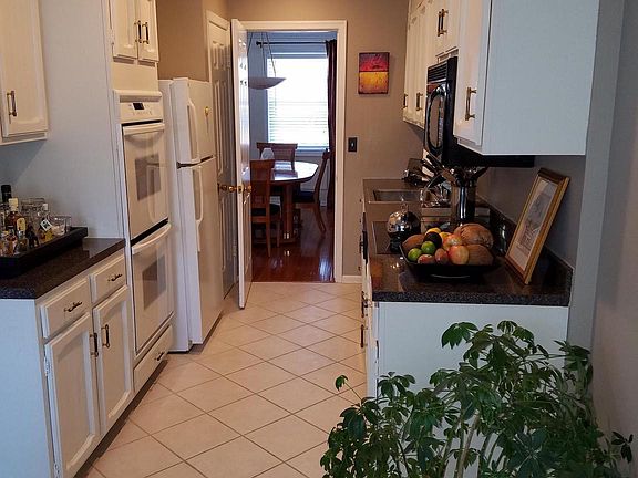 3rd image of 11746 Carriage House Dr #5