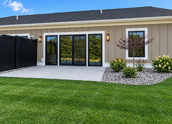 3rd image of 203 Iron Leaf Ct
