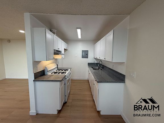 5th image of 6612 Sylmar Ave APT 101