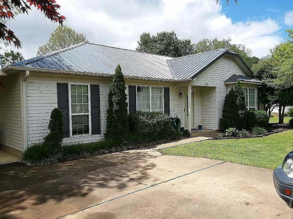 1st image of 2895 Clifton Dr
