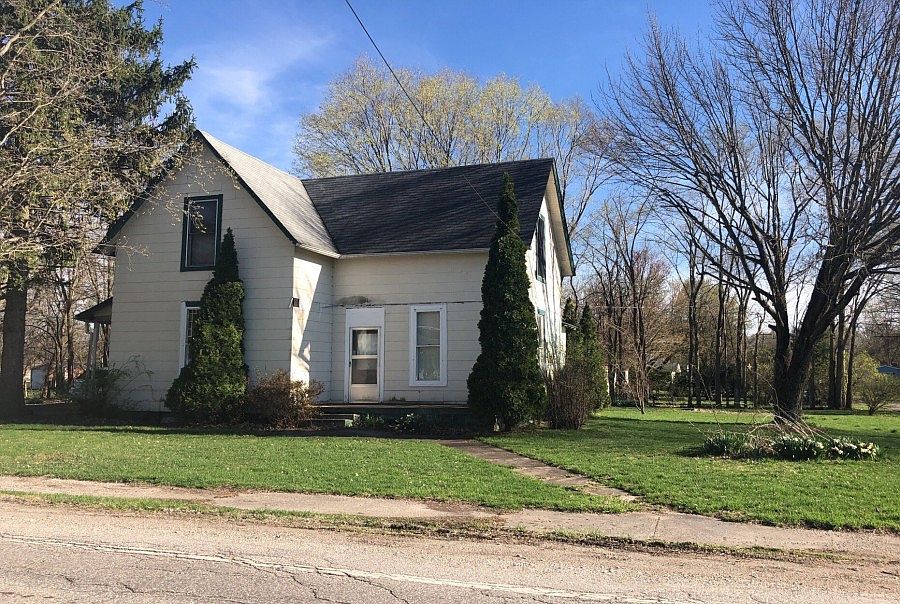 2nd image of 303 E Forest Home St