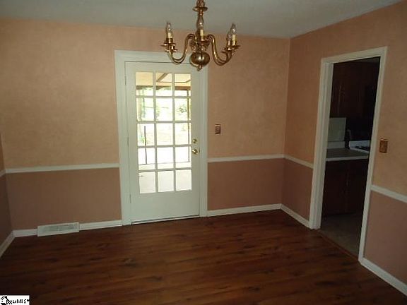 4th image of 5050 Coach Hill Dr