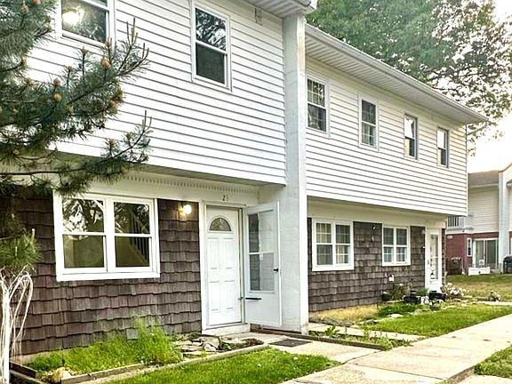 2nd image of 593 Garfield Ave APT 23