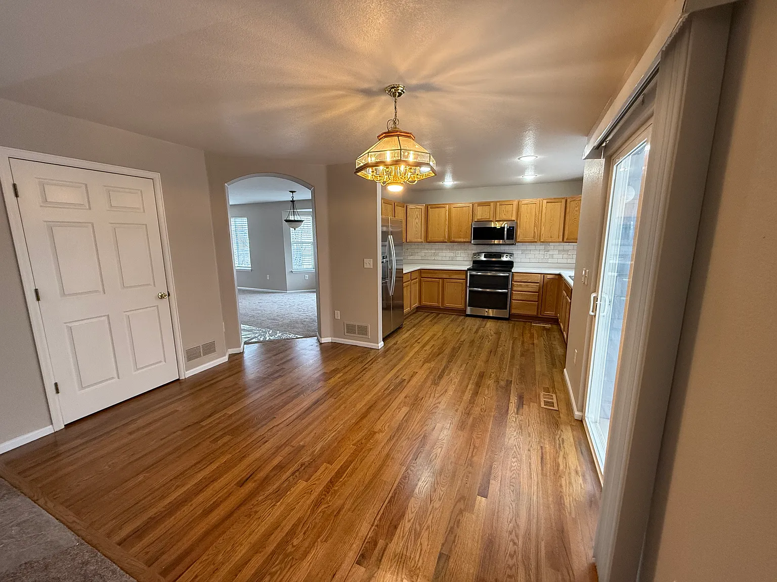4 bed, 2288 sqft, $3,500 — Photo 3