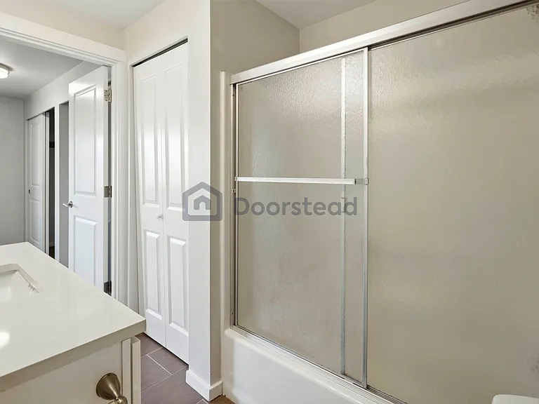 601 Summit Ave E #401 — Photo 31