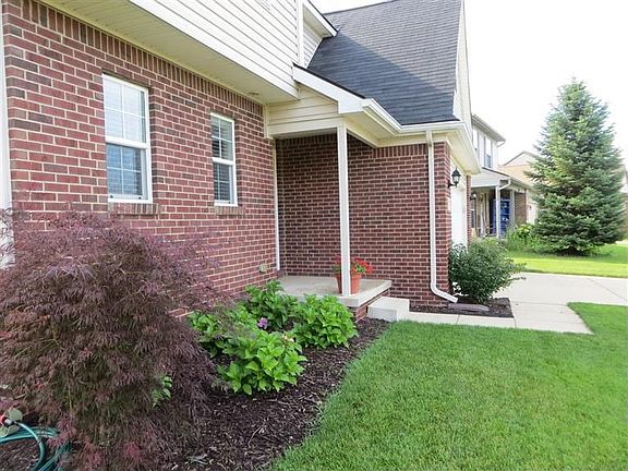 3rd image of 7377 Meadow Ln