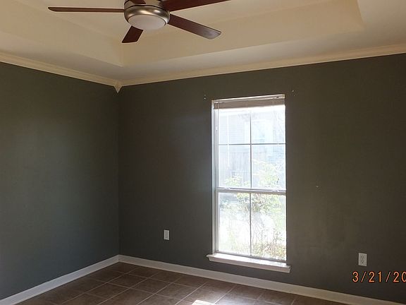 4th image of 40480 Chateau Ave