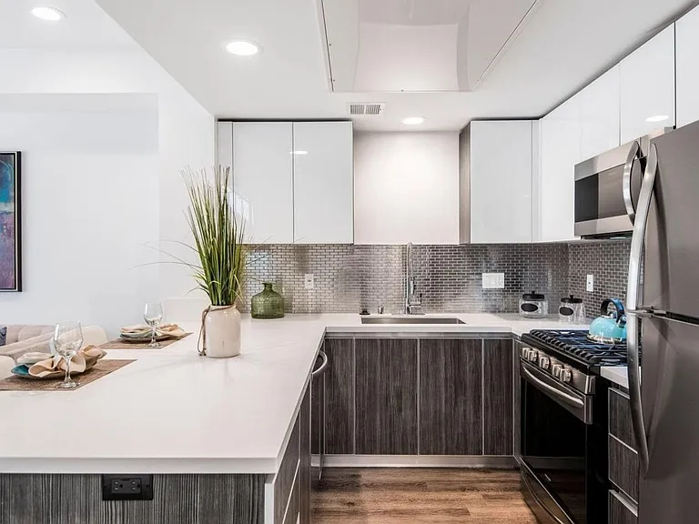 8748 Reading Ave — Photo 22