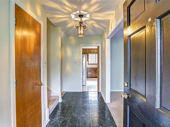 5th image of 7905 Chowning Cir