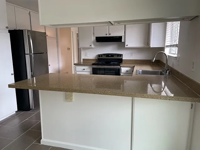 2 bed, $2,595 — Photo 2