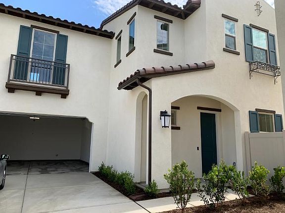 5th image of 448 Clubhouse Dr