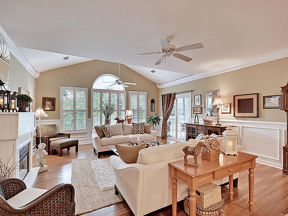 4th image of 1458 Belcourt Ln