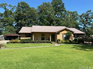 714 Pin Oak Dr, El Dorado, AR 71730