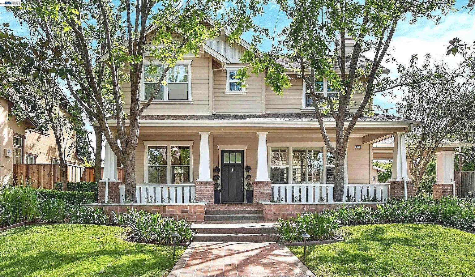 5454 Stockton Loop photo 1